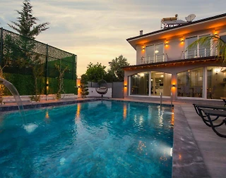 Fethiye Kargı'da Modern Tasarımlı, Özel Havuzlu, Bahçeli Villa - 1
