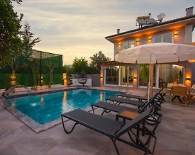 Fethiye Kargı'da Modern Tasarımlı, Özel Havuzlu, Bahçeli Villa - 2