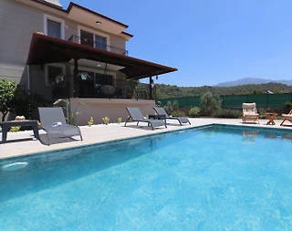 Muğla Fethiye'de Geniş Ailelere Uygun, Özel Havuzlu, Konforlu Villa - 2