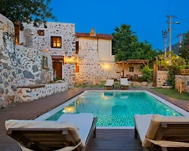 Fethiye Kayaköy'de Geniş Alanlara Sahip, Özel Havuzlu, Otantik Villa - 2