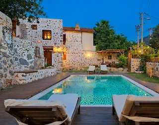 Fethiye Kayaköy'de Geniş Alanlara Sahip, Özel Havuzlu, Otantik Villa - 2