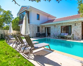 Fethiye Kayaköy'de Geniş Alanlara Sahip, Özel Havuzlu, 4+1 Villa - 2