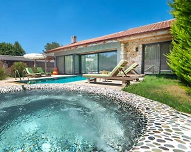 Fethiye Kayaköy'de Geniş Bahçeli, Özel Havuzlu, 4 Kişilik Villa - 2