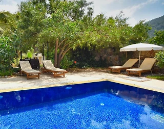 Fethiye Kayaköy'de Geniş Bahçeli, Özel Havuzlu, Kiralık Villa - 1