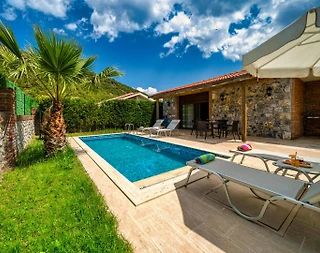 Fethiye Kayaköy'de Muhteşem Doğada, Özel Havuzlu, Konforlu Kiralık Villa - 1