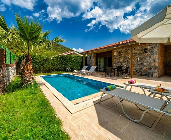 Fethiye Kayaköy'de Muhteşem Doğada, Özel Havuzlu, Konforlu Kiralık Villa - 1