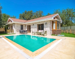 Fethiye Kayaköy'de Yeşilliklerle Dolu Bahçede, Özel Havuzlu, Kiralık Villa - 1