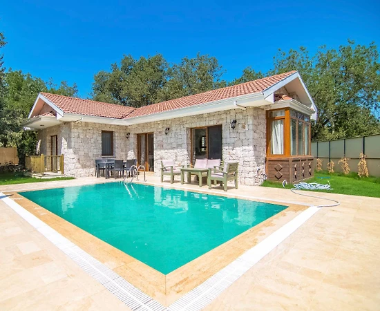 Fethiye Kayaköy'de Yeşilliklerle Dolu Bahçede, Özel Havuzlu, Kiralık Villa - 1