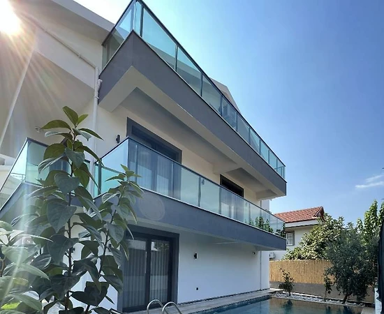 Fethiye Menteşoğlu'nda Eşsiz Doğada, Özel Havuzlu, Bahçeli Villa - 1