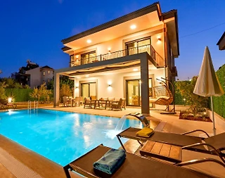 Fethiye Babataşı'nda Merkezi Konumda, Özel Havuzlu, Kiralık Villa - 1