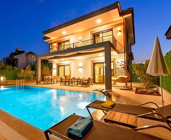 Fethiye Babataşı'nda Merkezi Konumda, Özel Havuzlu, Kiralık Villa - 1