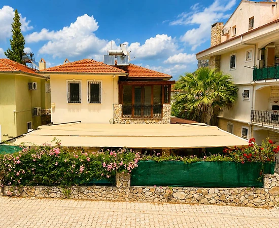 Fethiye Taşyaka'da Geniş Ailelere Uygun, Özel Havuzlu, 3+1 Villa - 1