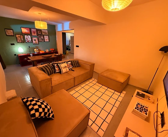 Fethiye Cumhuriyet'te Merkezi Konumda, 2+1, 4 Kişilik Daire - 1