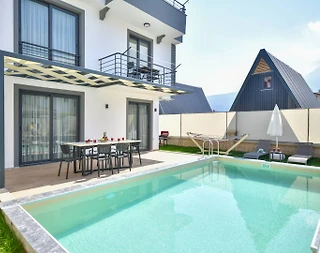 Fethiye Karaçulha'da Kalabalık Ailelere Uygun, Özel Havuzlu, Şık Villa - 2