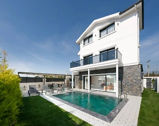Fethiye Karaçulha'da Bahçe İçerisinde, Özel Havuzlu, Lüks Villa - 1