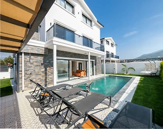 Fethiye Karaçulha'da Bahçe İçerisinde, Özel Havuzlu, Lüks Villa - 3