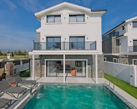 Fethiye Karaçulha'da Bahçe İçerisinde, Özel Havuzlu, Lüks Villa - 2