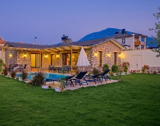 Fethiye Menteşoğlu'nda Minimalist Tasarımlı, Özel Havuzlu, Taş Villa - 1