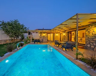 Fethiye Menteşoğlu'nda Minimalist Tasarımlı, Özel Havuzlu, Taş Villa - 2