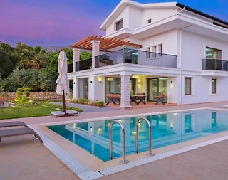 Fethiye Ölüdeniz'de Geniş Bahçe İçerisinde, Özel Havuzlu, Lüks Villa - 1