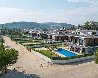 Fethiye Ölüdeniz'de Kalabalık Gruplara Uygun, Özel Havuzlu, Şık Villa - 2