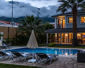 Fethiye Ölüdeniz'de Geniş Bahçeli, Özel Havuzlu 4+1 Lüks Villa - 2