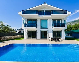 Fethiye Ölüdeniz'de Geniş Bahçeli, Özel Havuzlu, Lüks Villa - 3