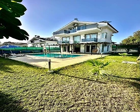 Fethiye Ölüdeniz'de Yemyeşil Bahçeli, Özel Havuzlu, Modern Villa - 3