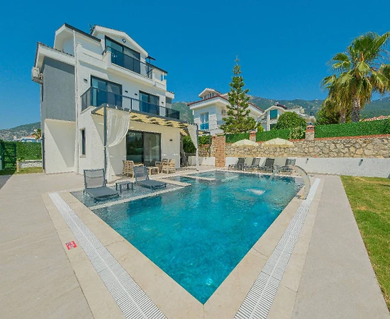 Fethiye Ölüdeniz'de Elverişli Konumda, Özel Havuzlu, Konforlu Villa - 1