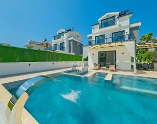 Fethiye Ölüdeniz'de Elverişli Konumda, Özel Havuzlu, Konforlu Villa - 3