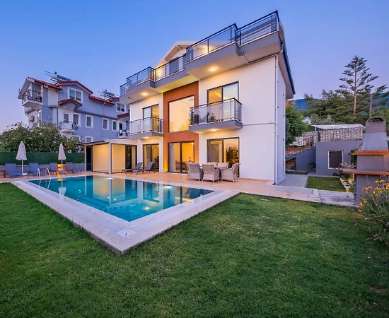 Fethiye Ölüdeniz'de Elverişli Konumda, Özel Havuzlu, Modern Villa - 1