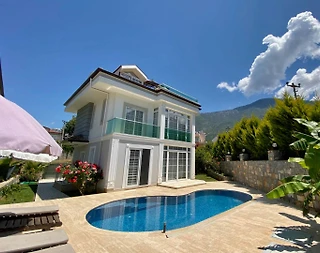 Fethiye Ölüdeniz'de Merkeze Yakın Konumda, Özel Havuzlu, Kiralık Villa - 1