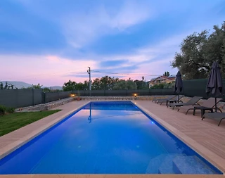 Fethiye Ölüdeniz'de Geniş Alanlara Sahip, Özel Havuzlu, Şık Villa - 4