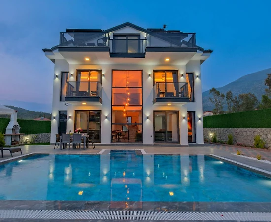 Fethiye Ölüdeniz'de Nezih Konumda, Özel Havuzlu, Lüks Villa - 1