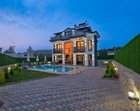 Fethiye Ölüdeniz'de Nezih Konumda, Özel Havuzlu, Lüks Villa - 3