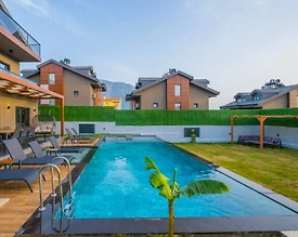 Fethiye'de Modern Tasarımlı, Yetişkin ve Çocuk Havuzlu, 4+1 Villa - 2