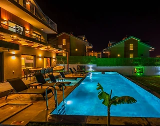 Fethiye'de Modern Tasarımlı, Yetişkin ve Çocuk Havuzlu, 4+1 Villa - 1