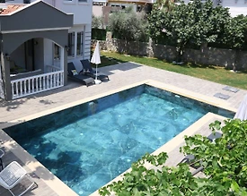 Fethiye Ölüdeniz'de Yemyeşil Bahçeli, Özel Havuzlu, 5 Kişilik Villa - 2
