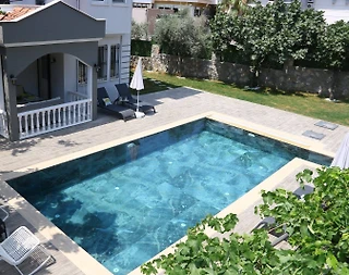 Fethiye Ölüdeniz'de Yemyeşil Bahçeli, Özel Havuzlu, 5 Kişilik Villa - 1