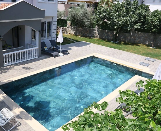 Fethiye Ölüdeniz'de Yemyeşil Bahçeli, Özel Havuzlu, 5 Kişilik Villa - 1