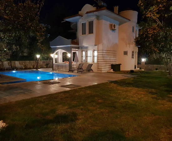 Fethiye Ölüdeniz'de Yemyeşil Bahçeli, Özel Havuzlu, 5 Kişilik Villa - 1