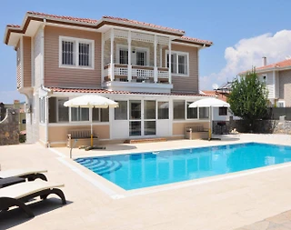 Fethiye Ölüdeniz'de Merkeze Yakın, Özel Havuzlu, Geniş Villa - 1