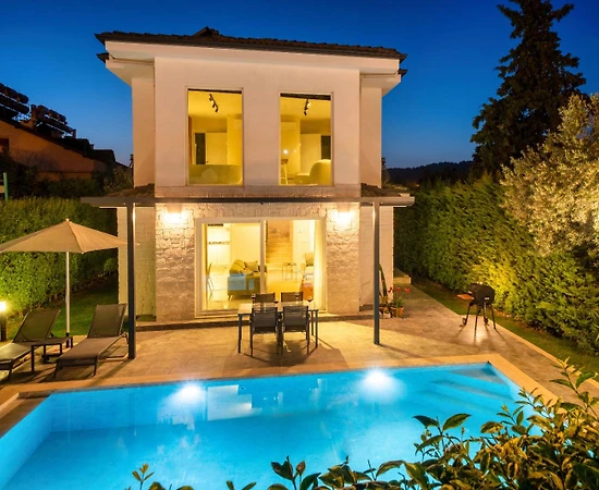 Fethiye Ölüdeniz'de Sakin Konumda, Özel Havuzlu, Ferah Villa - 1