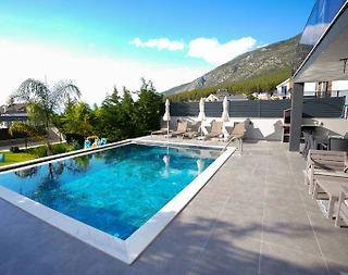 Fethiye Ölüdeniz'de Çocuk Oyun Alanlı, Özel Havuzlu, Lüks Villa - 1