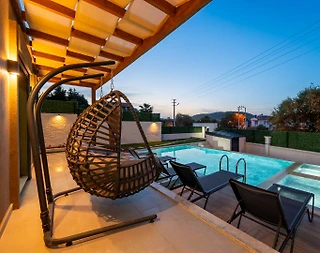 Fethiye Ölüdeniz'de Çocuklu Ailelere Uygun, Özel Havuzlu, Lüks Villa - 4