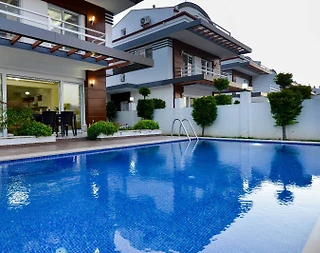 Fethiye Ölüdeniz'de Denize Yakın Konumda, Özel Havuzlu, Modern Villa - 3
