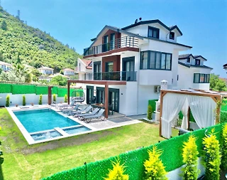 Fethiye Ölüdeniz'de Denize Yakın, Özel Havuzlu, Bahçeli Villa - 2