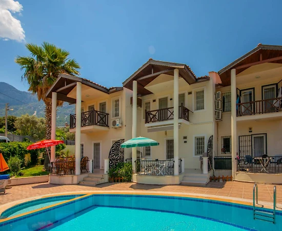 Fethiye Ölüdeniz'de Doğa İle İç İçe, Ortak Havuzlu, Konforlu Villa - 1