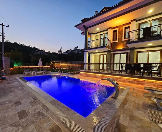 Fethiye Ölüdeniz'de Doğa İle İç İçe, Özel Havuzlu, Modern Villa - 1