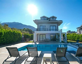 Fethiye Ölüdeniz'de Doğayla İç İçe, Özel Havuzlu, Bahçeli Villa - 1